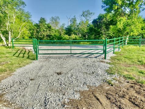 10 Ac. Tract 7 Cr 131 Mount Calm TX 76673