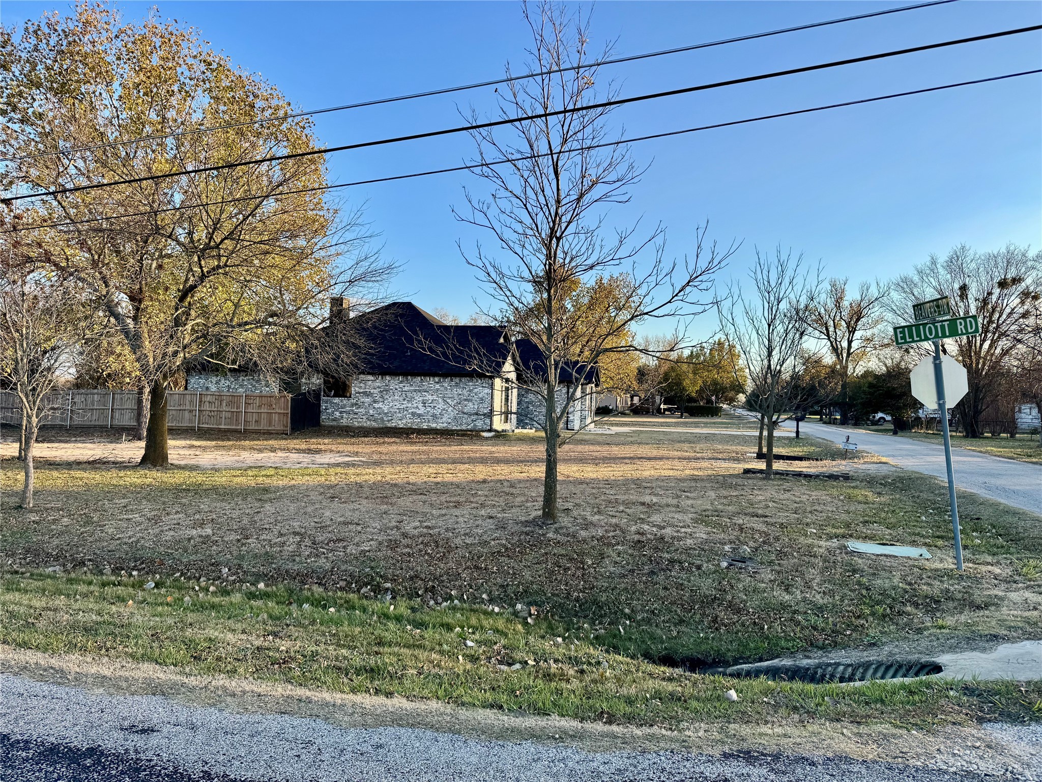 511 Beavers Drive Southmayd TX 75092