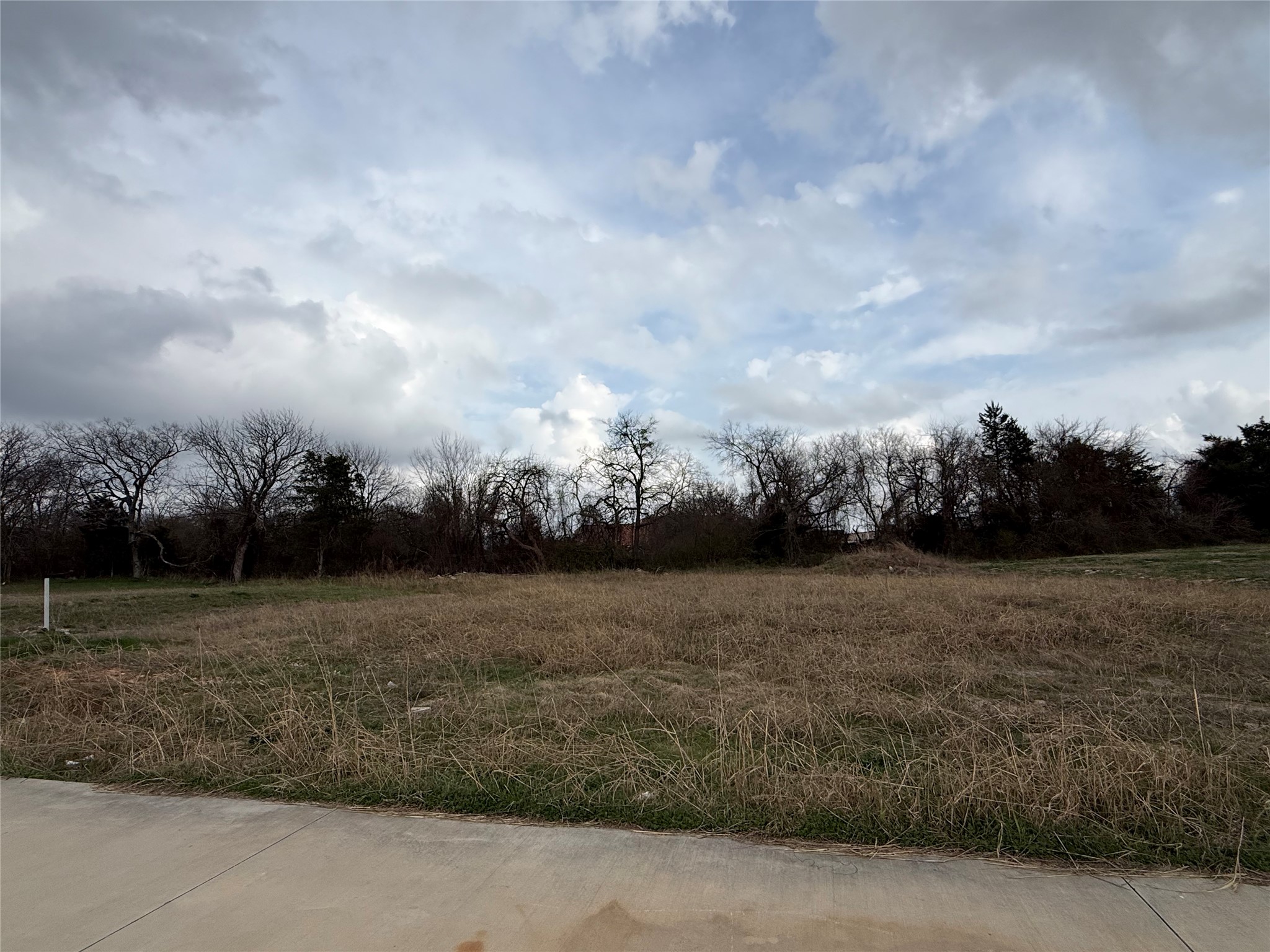 114 Indian Trenton TX 75490