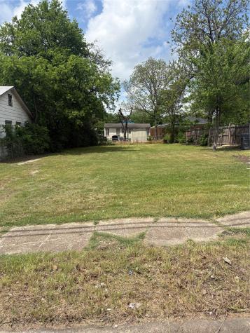 1907 E Overton Road Dallas TX 75216