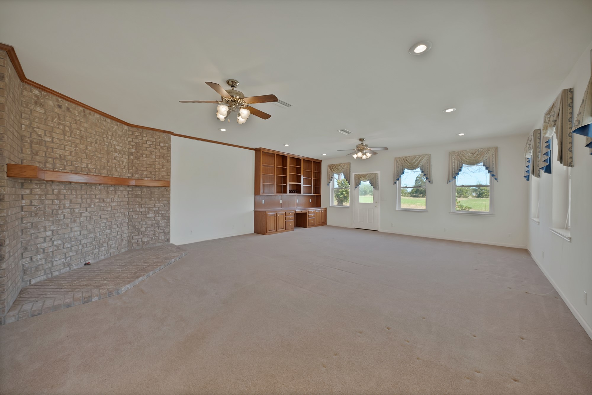 12748 County Road 4077 Scurry TX 75158