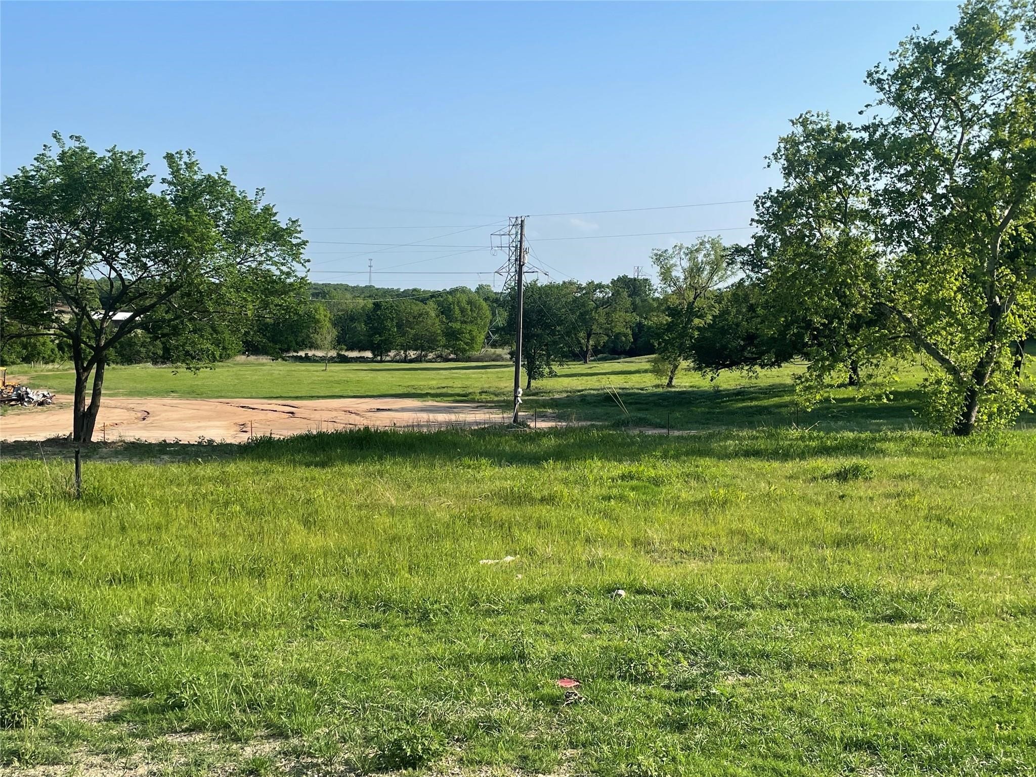 858 County Road 2395 Alvord TX 76225