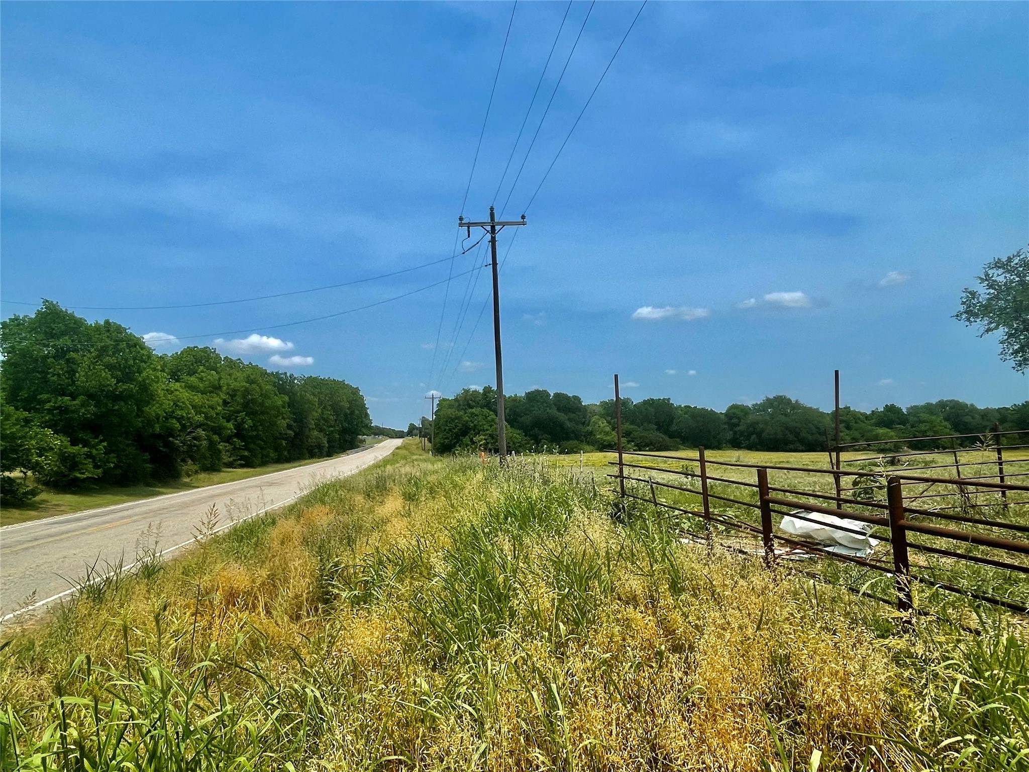 Tract 3 Fm 935 Lott TX 76656