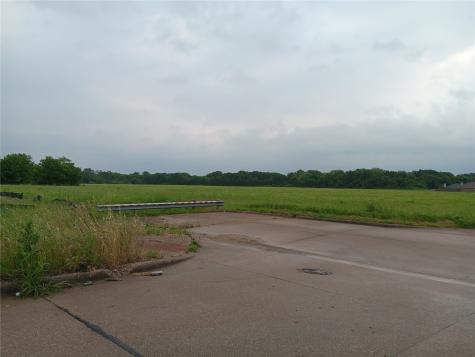 1400 W Wintergreen Road Lancaster TX 75134