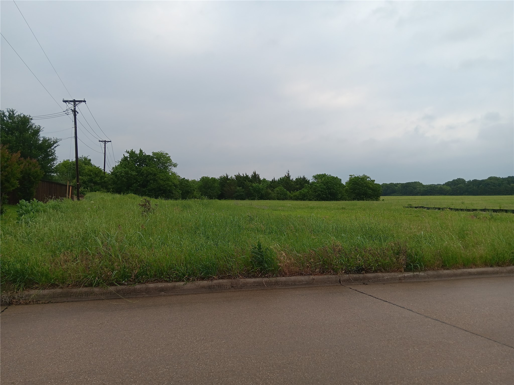 1400 W Wintergreen Road Lancaster TX 75134