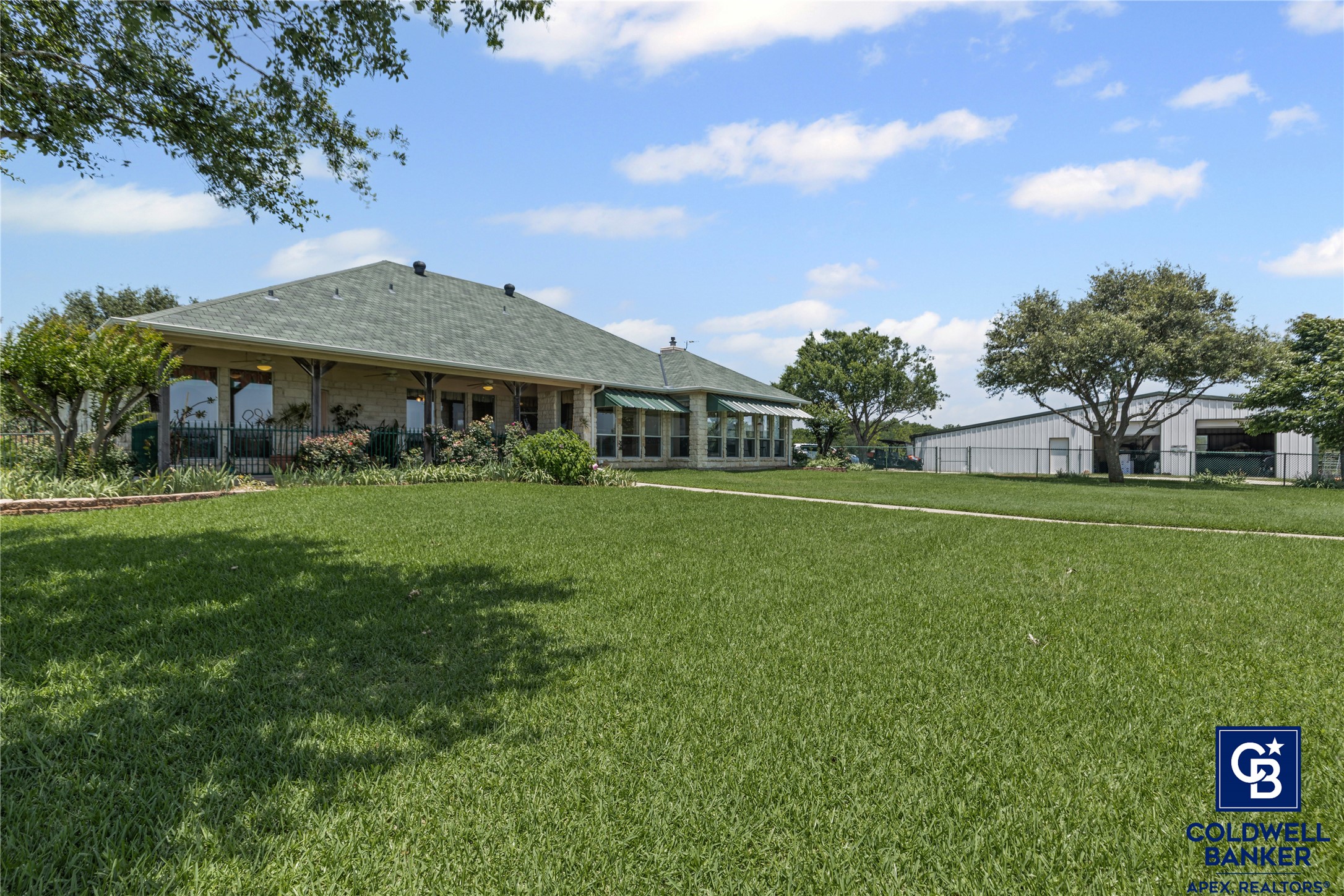 1221 Park N Boulevard Cleburne TX 76033
