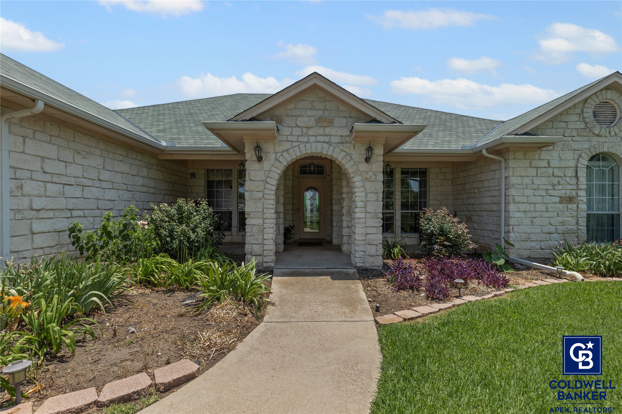 1221 Park N Boulevard Cleburne TX 76033
