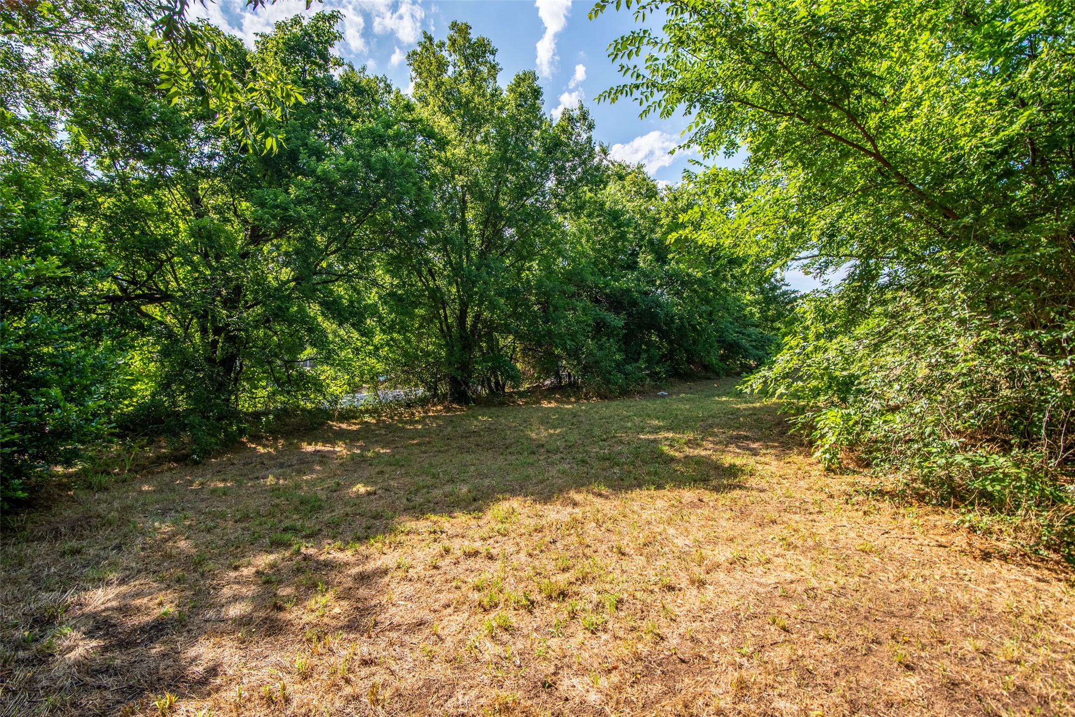 129 Texas E Denison TX 75021