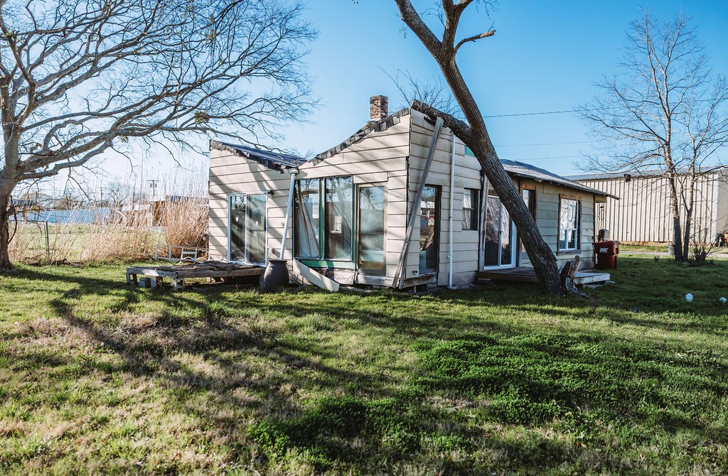 808 E Third Street Bonham TX 75418