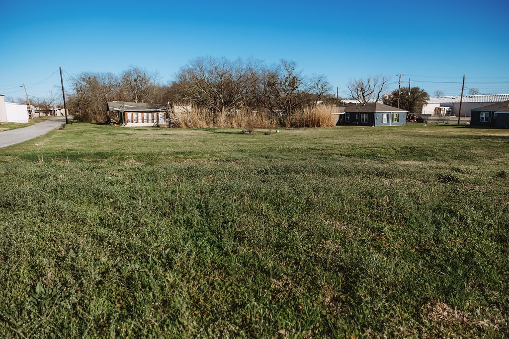 808 E Third Street Bonham TX 75418