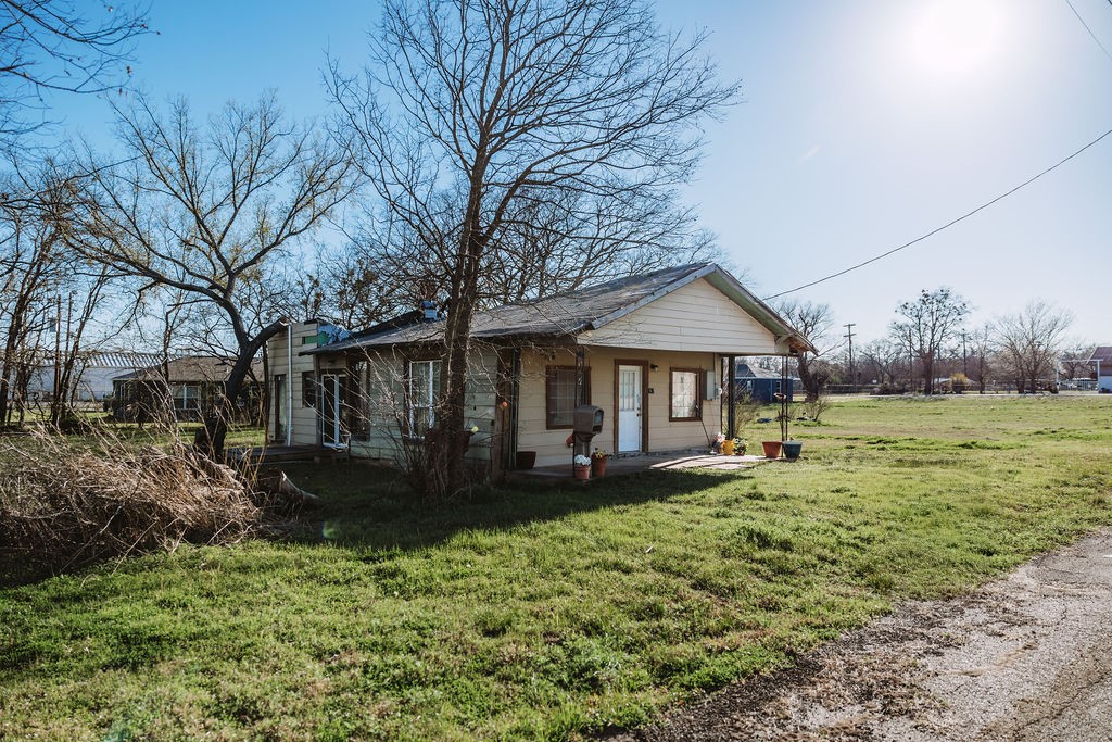 808 E Third Street Bonham TX 75418