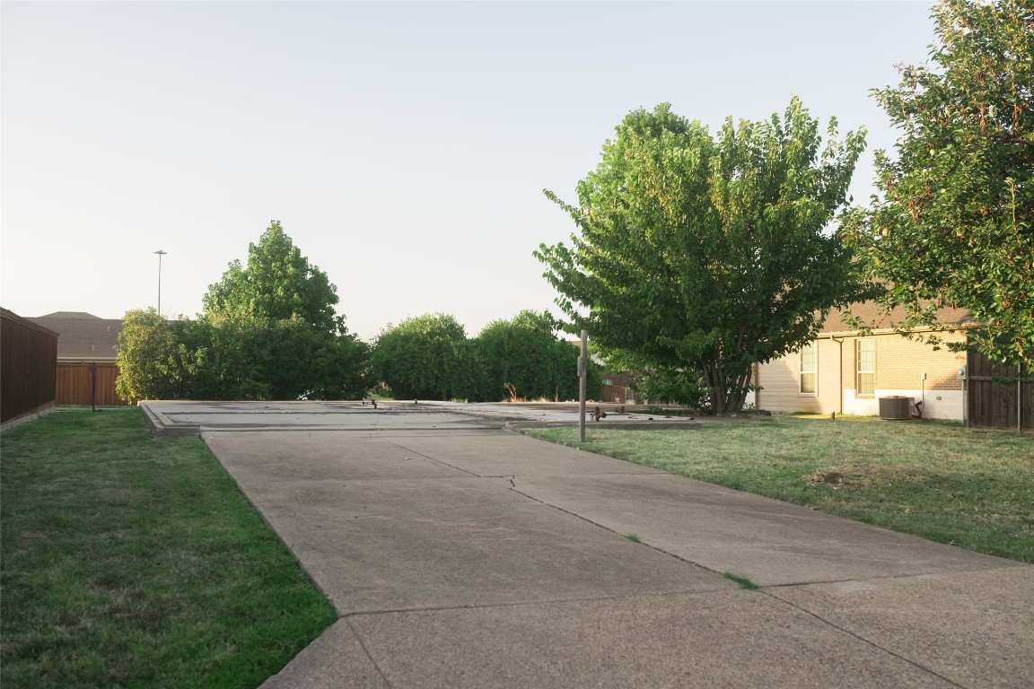 4818 Bayport Drive Garland TX 75043