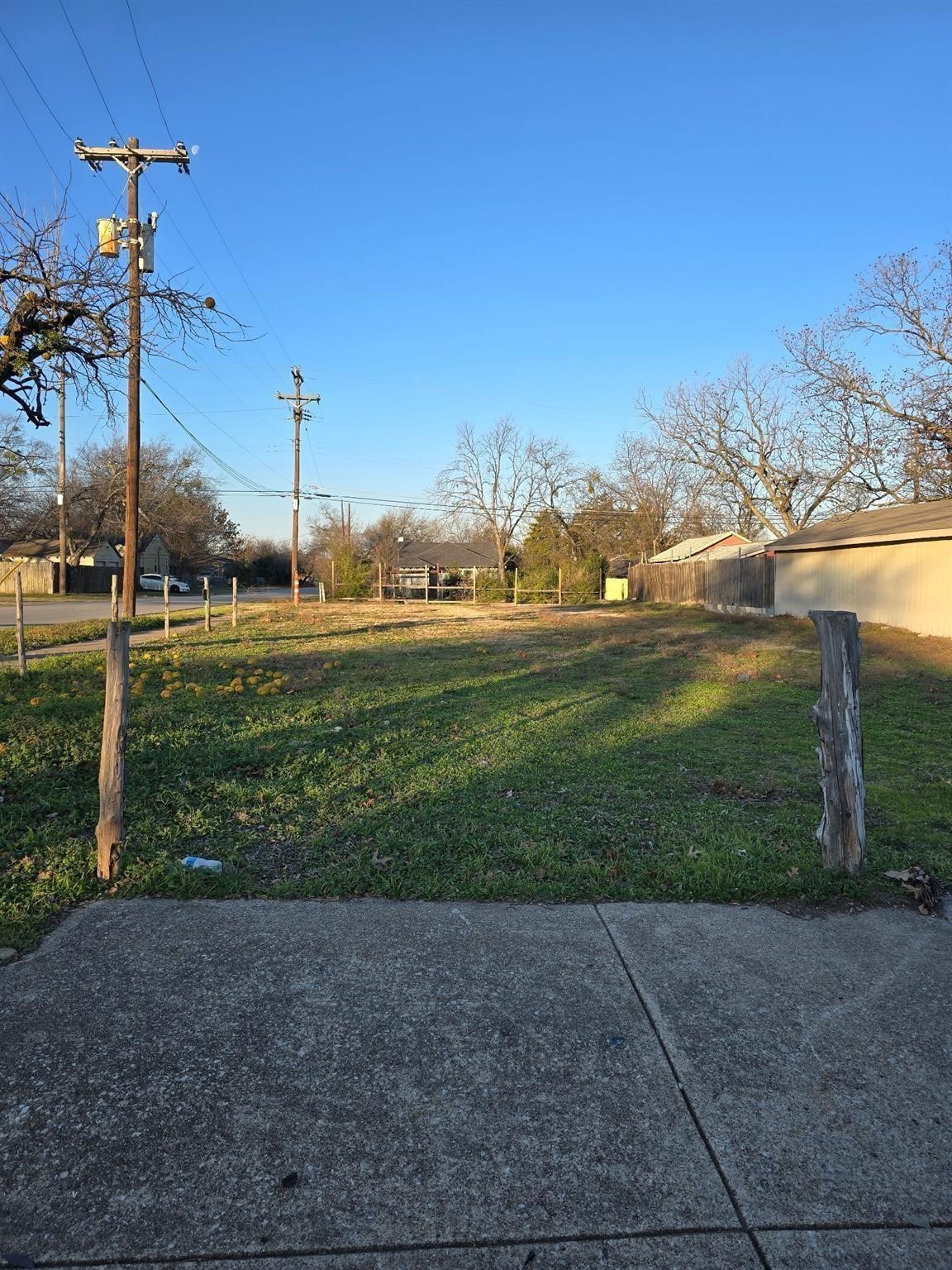 1547 S Denley Drive Dallas TX 75216