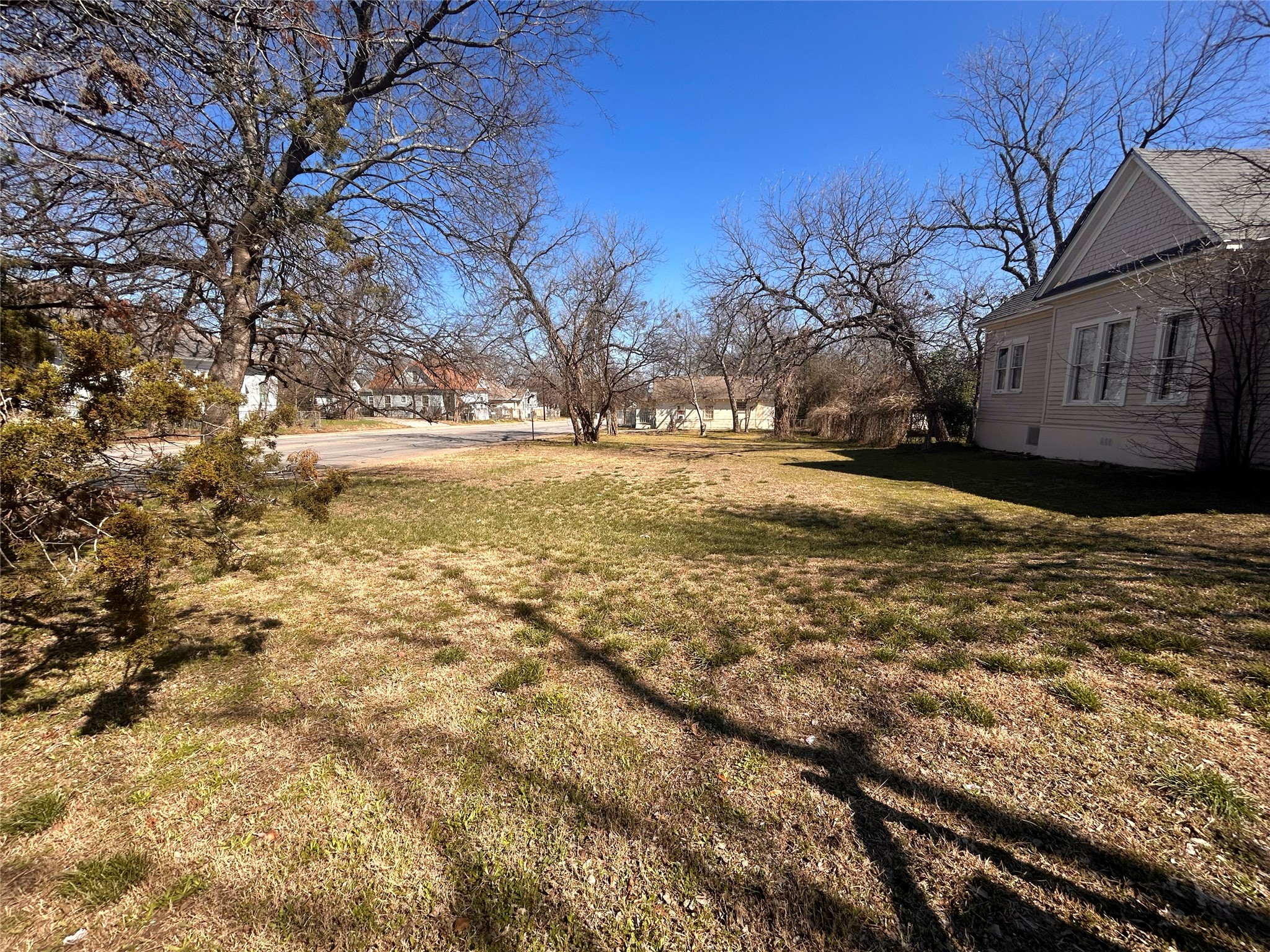 933 N 12th Street Waco TX 76707