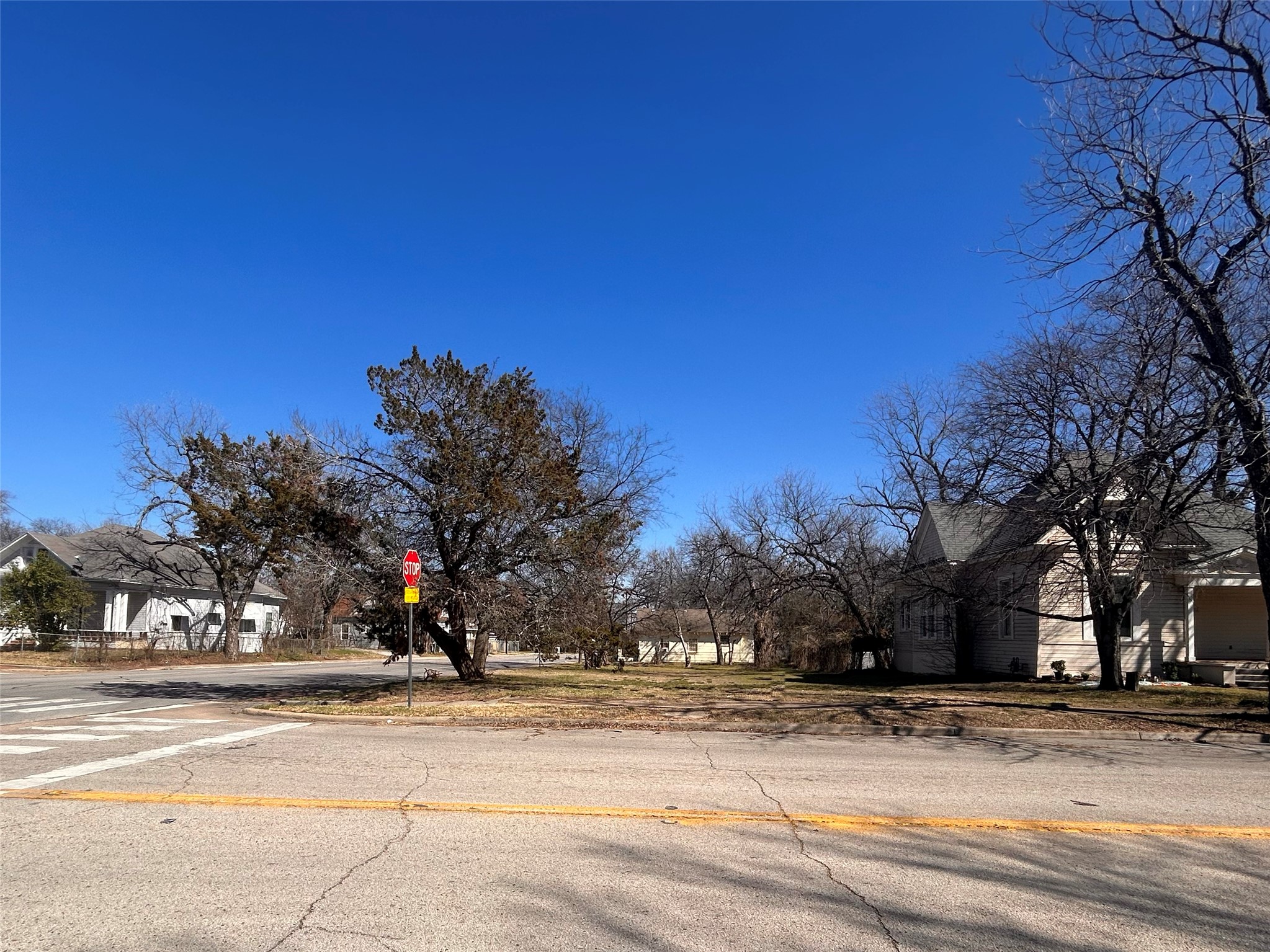 933 N 12th Street Waco TX 76707