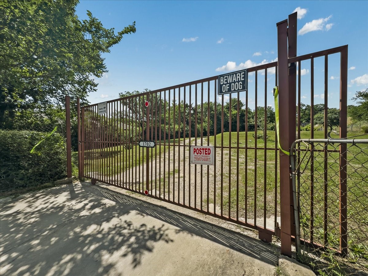 1702 Seale Street Dallas TX 75208