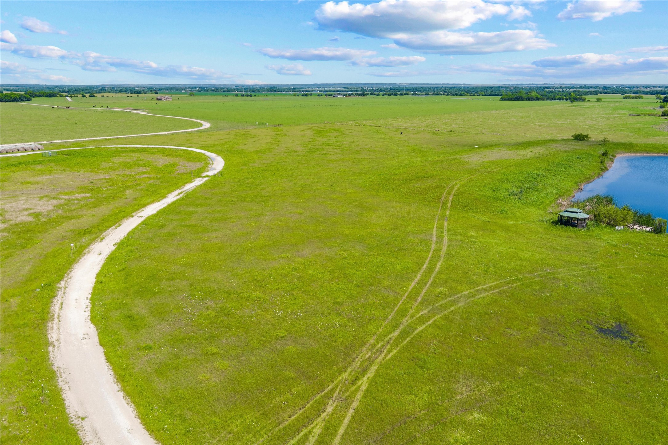 9817 County Road 408 Grandview TX 76050