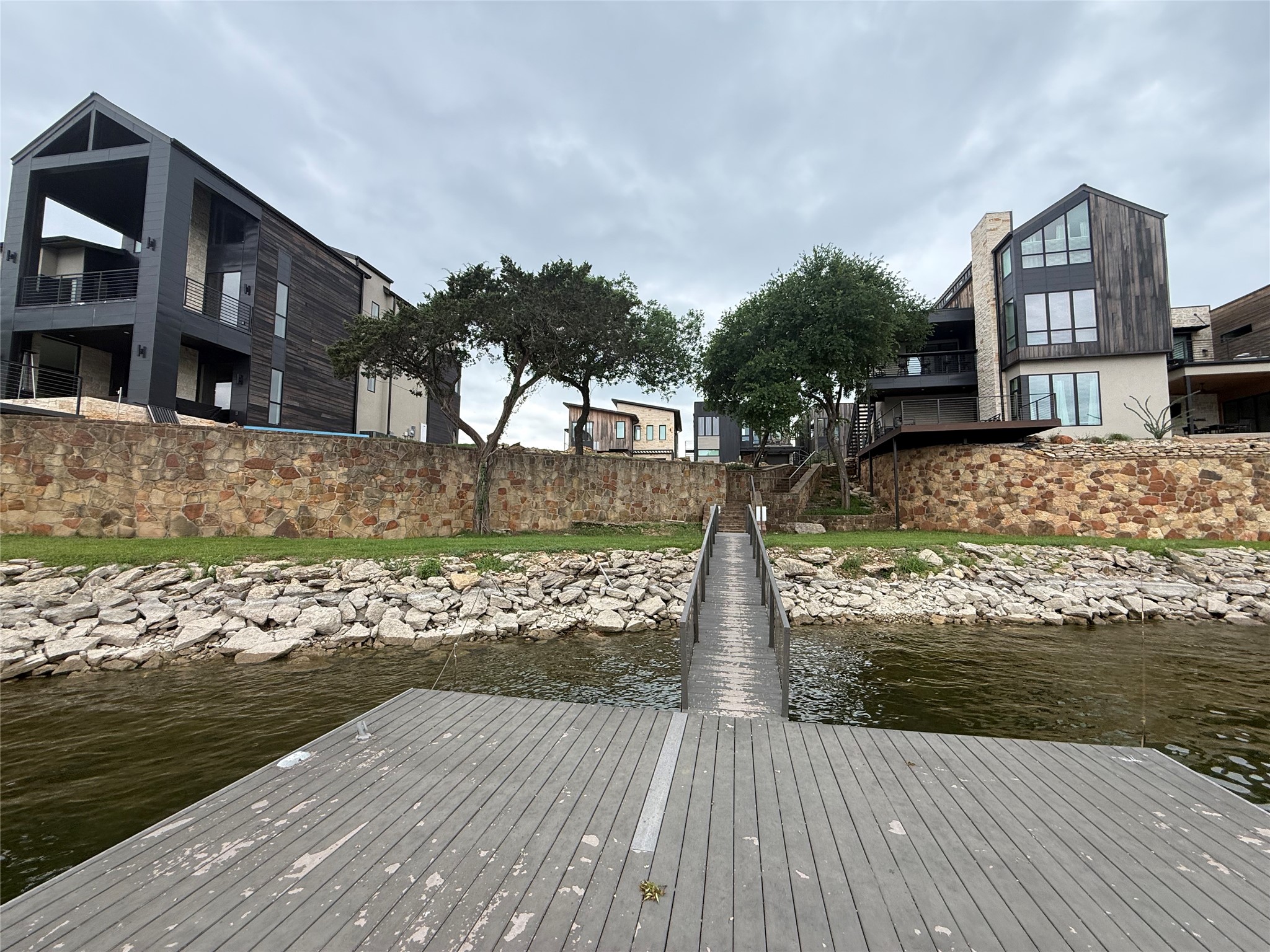 11 Breakwater Bend Graford TX 76449