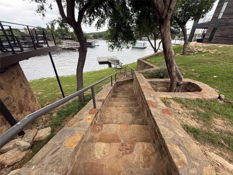 11 Breakwater Bend Graford TX 76449