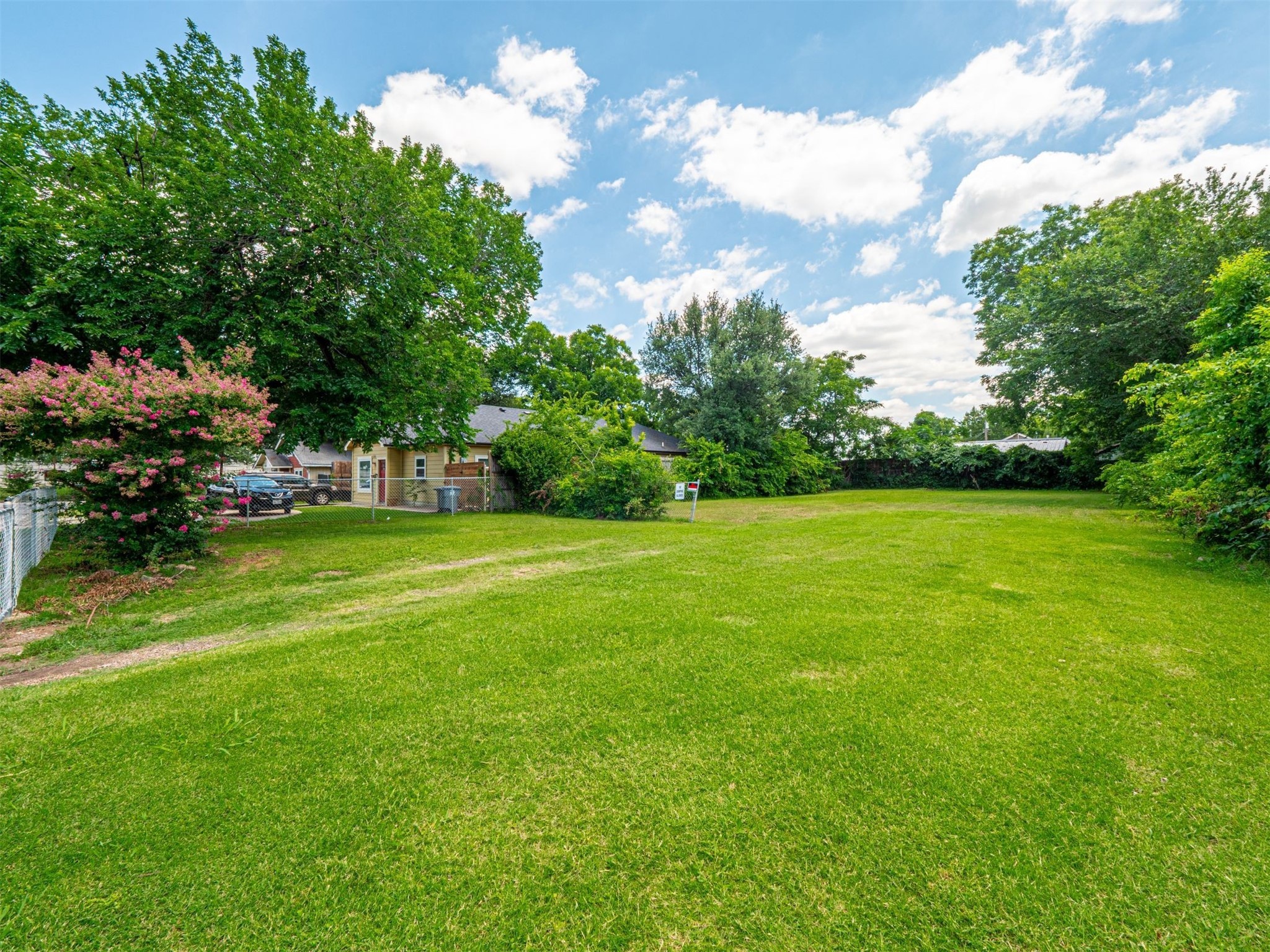 216 W Jerden Lane Dallas TX 75208