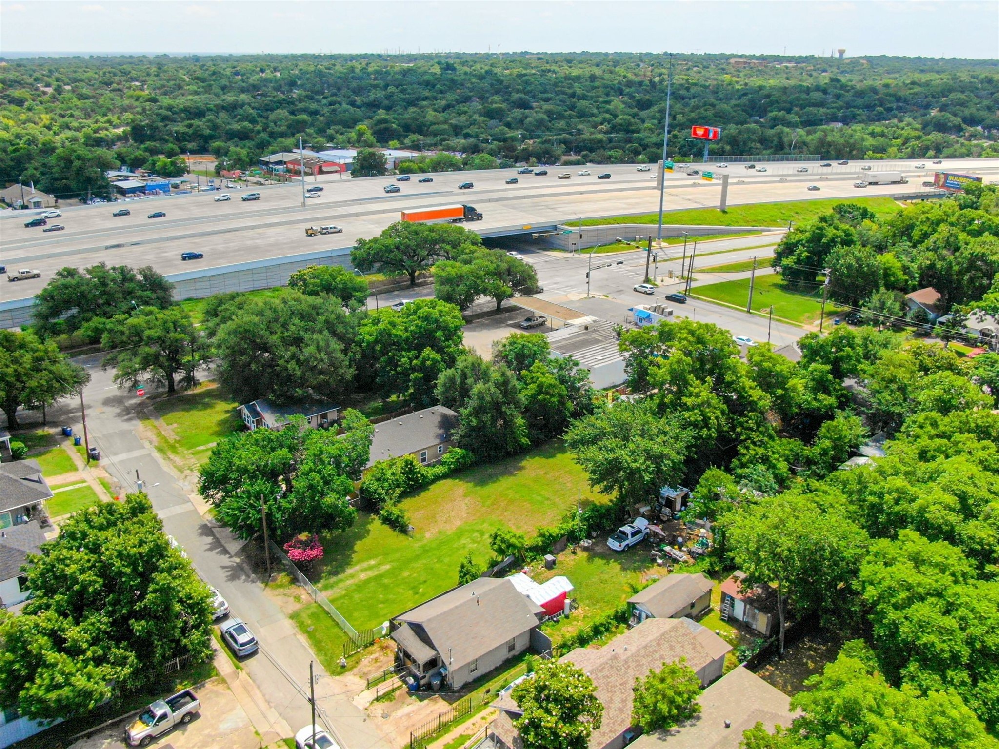 216 W Jerden Lane Dallas TX 75208