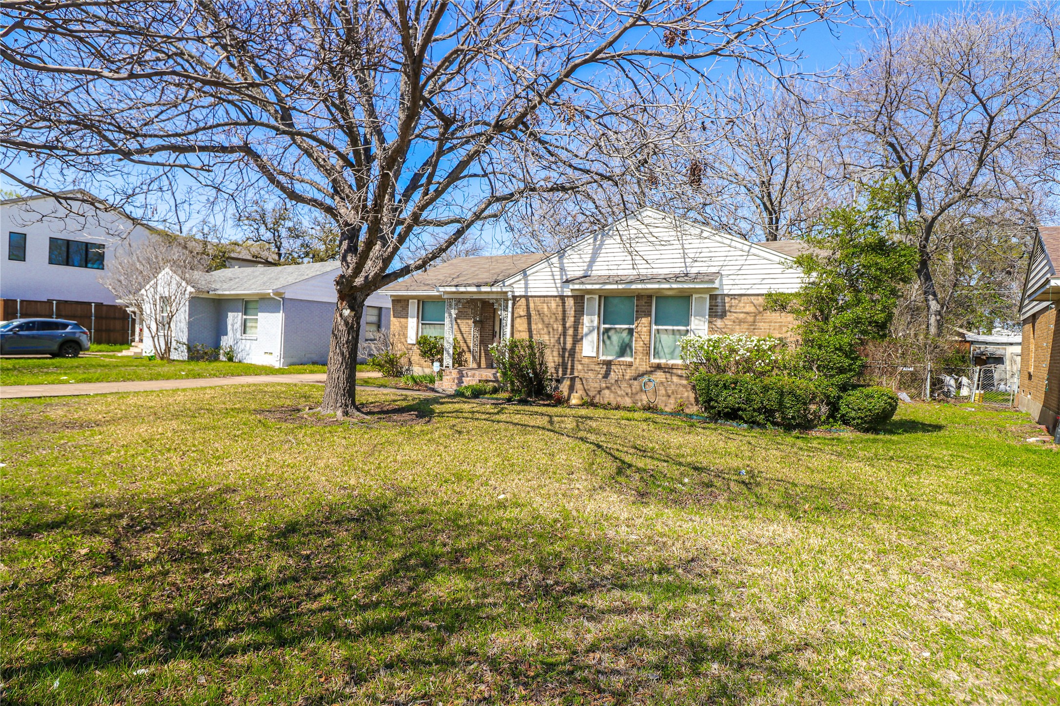 3729 Almazan Drive Dallas TX 75220