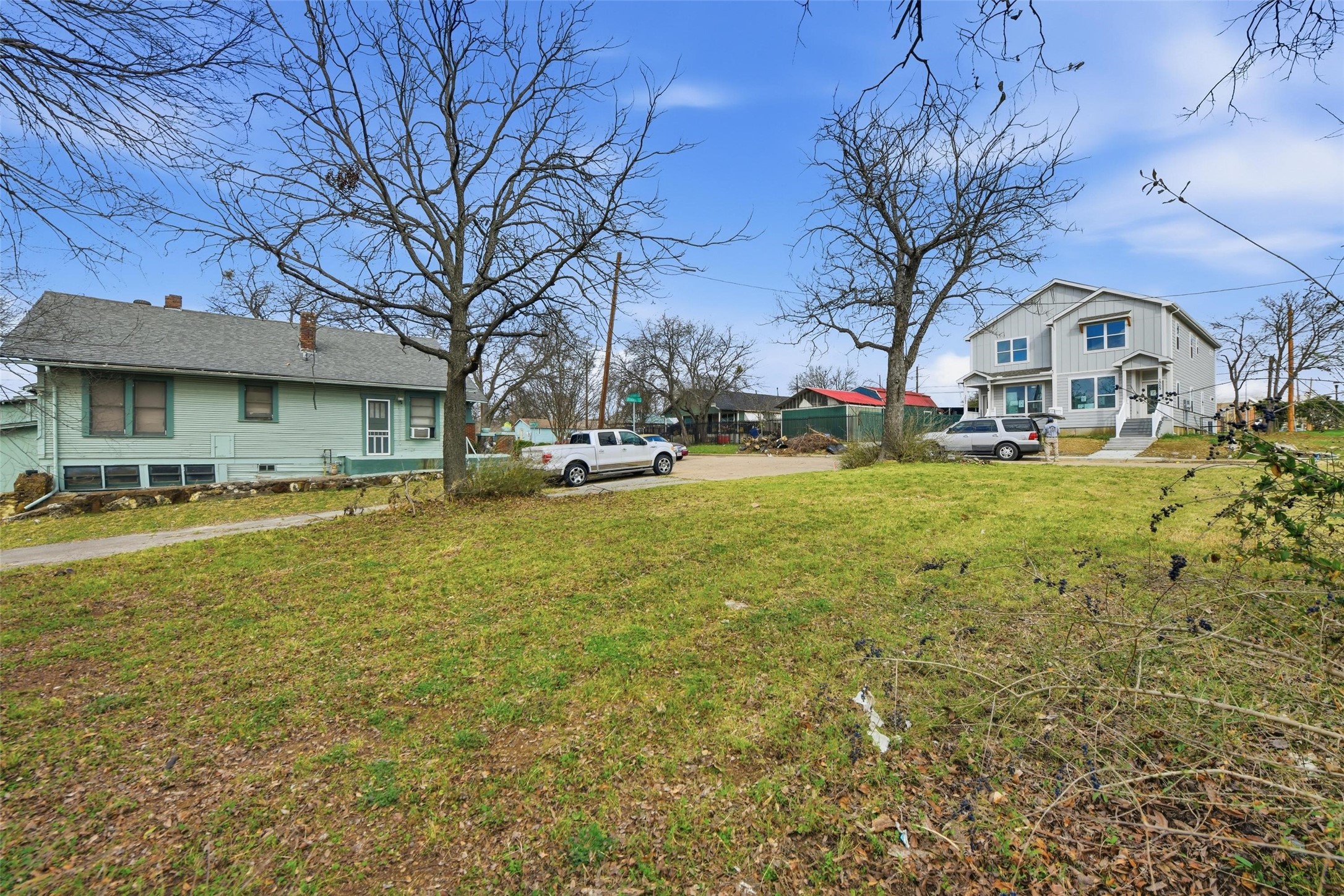 1060 E Oleander Street Fort Worth TX 76104