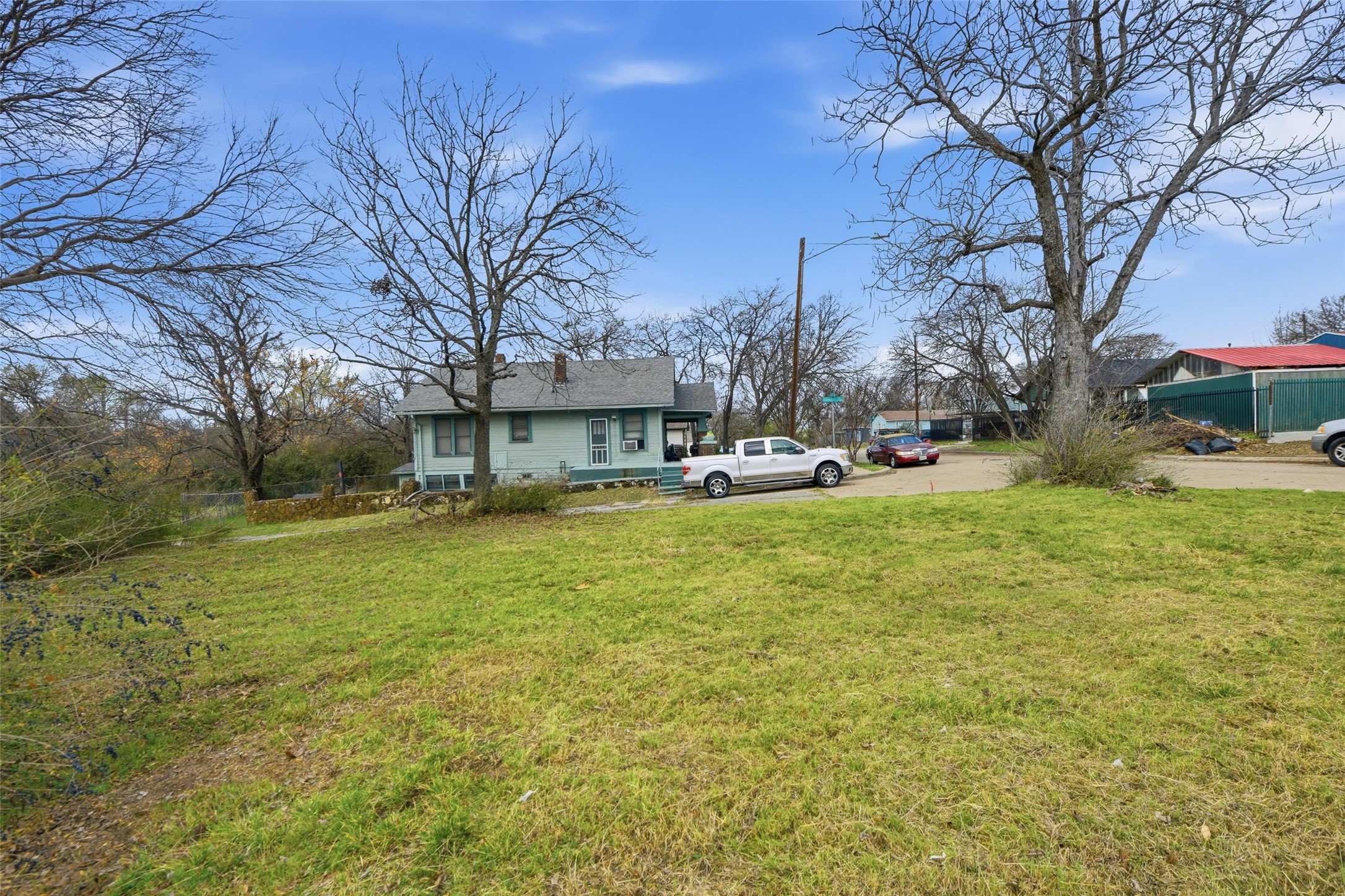 1060 E Oleander Street Fort Worth TX 76104