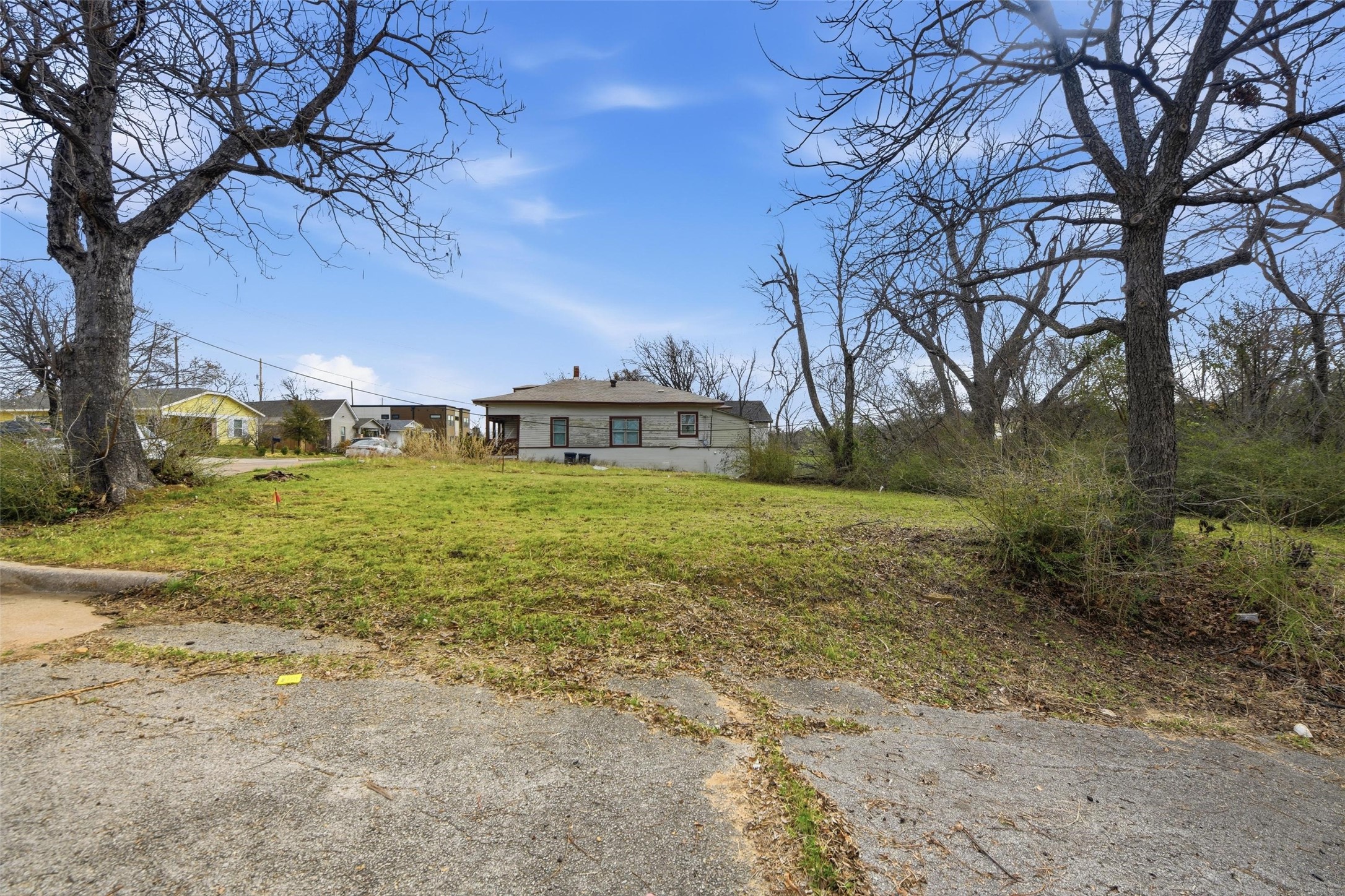 1060 E Oleander Street Fort Worth TX 76104