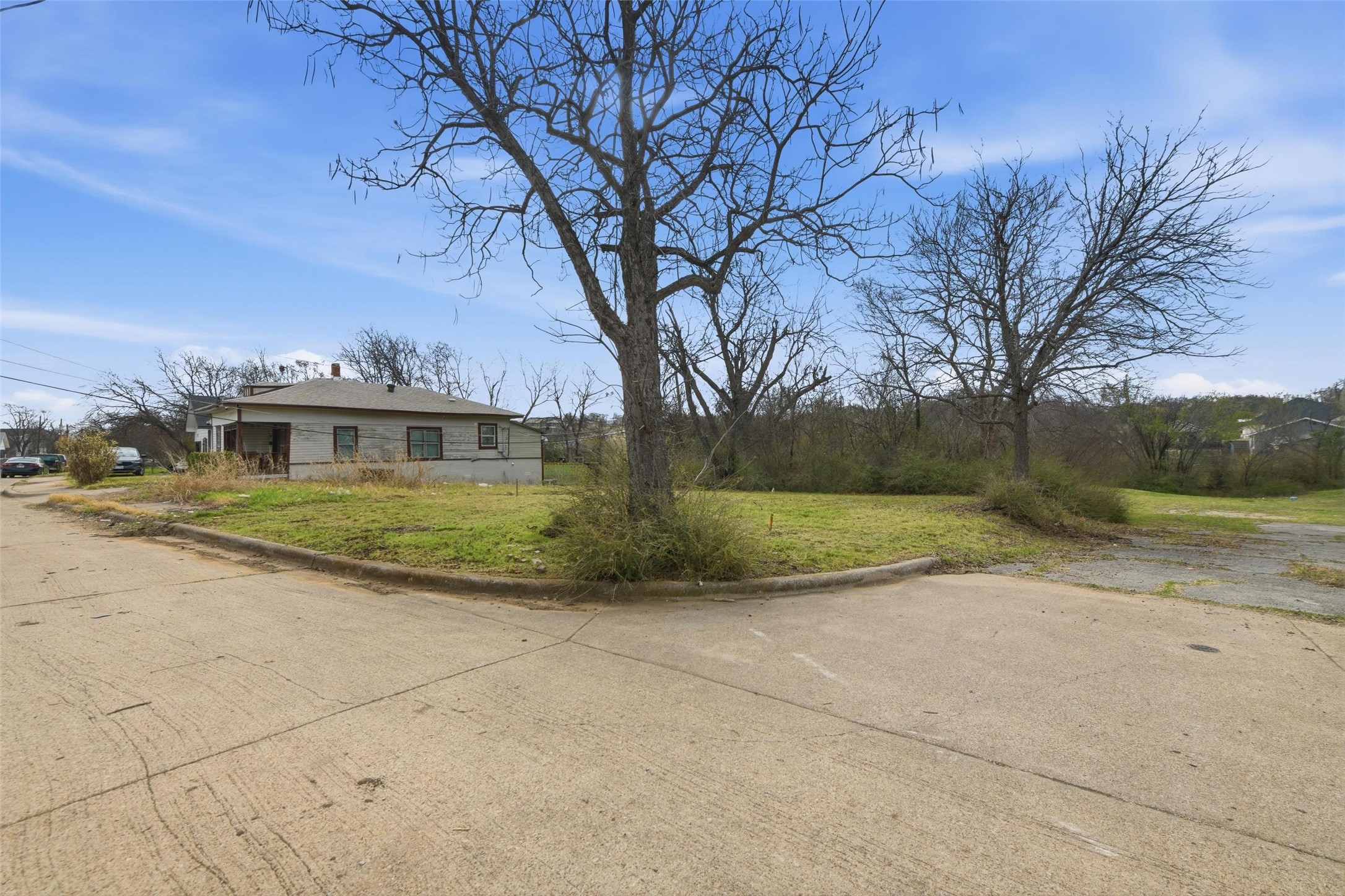 1060 E Oleander Street Fort Worth TX 76104