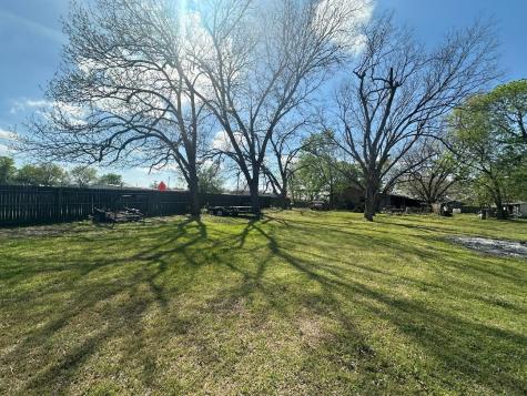 302 N Commercial Street Bells TX 75414