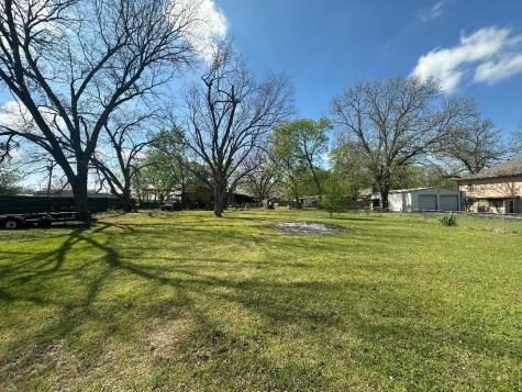 302 N Commercial Street Bells TX 75414