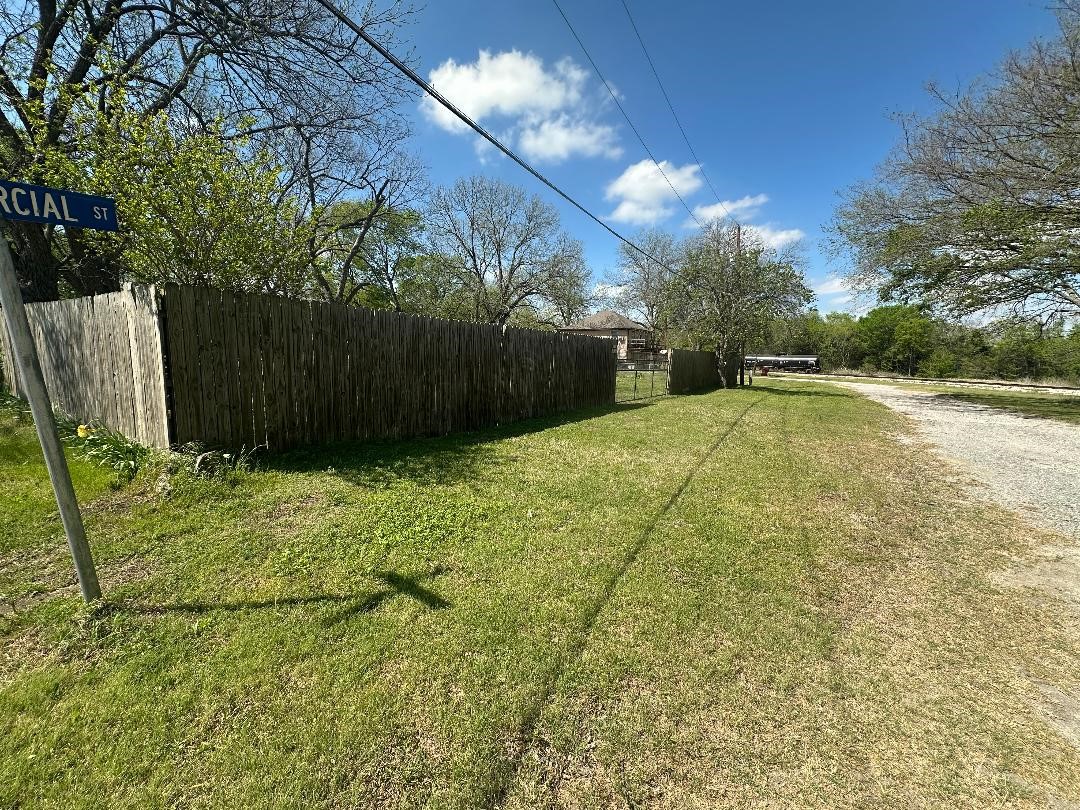 302 N Commercial Street Bells TX 75414