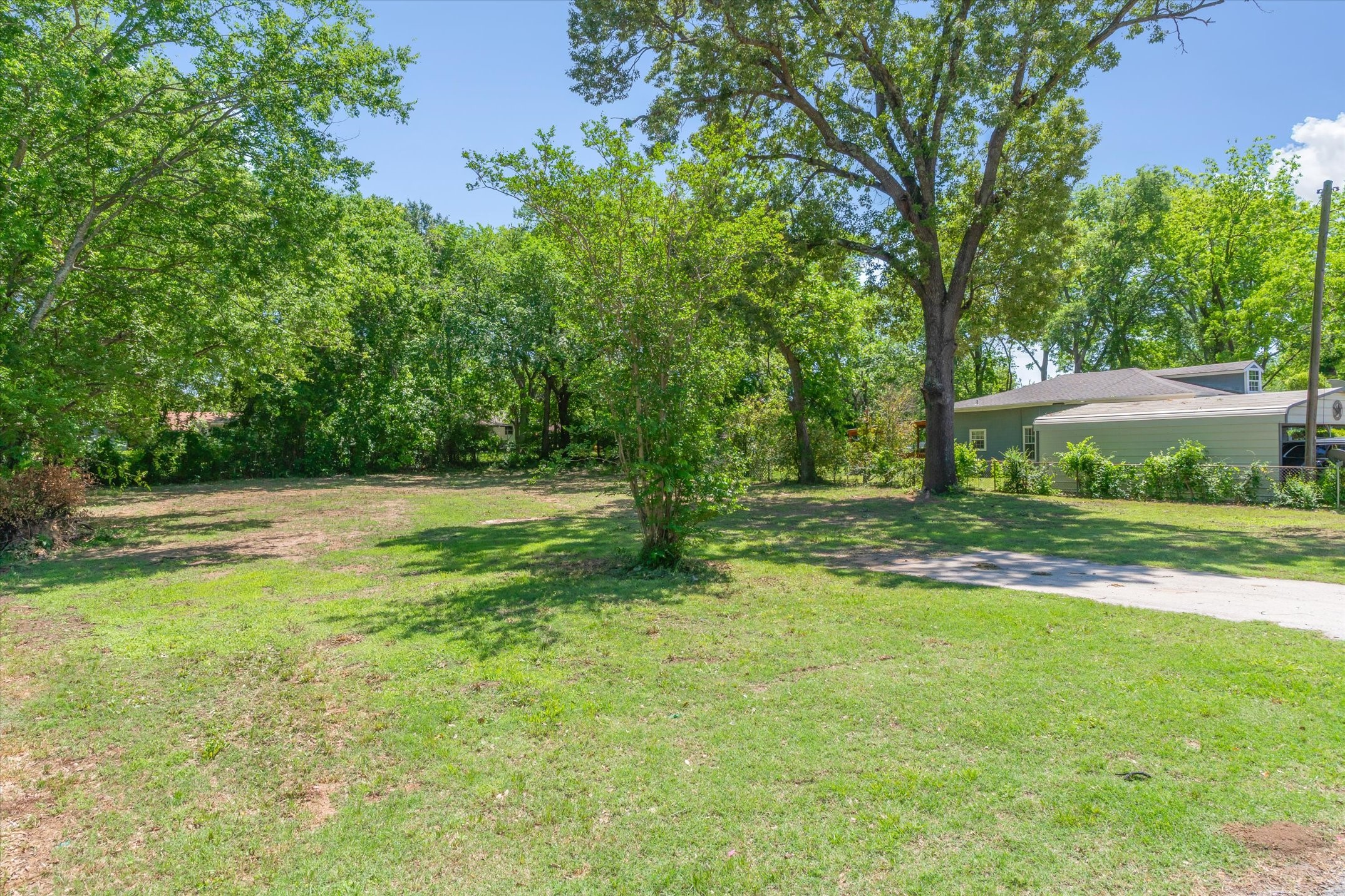 402 N Houston Street Edgewood TX 75117