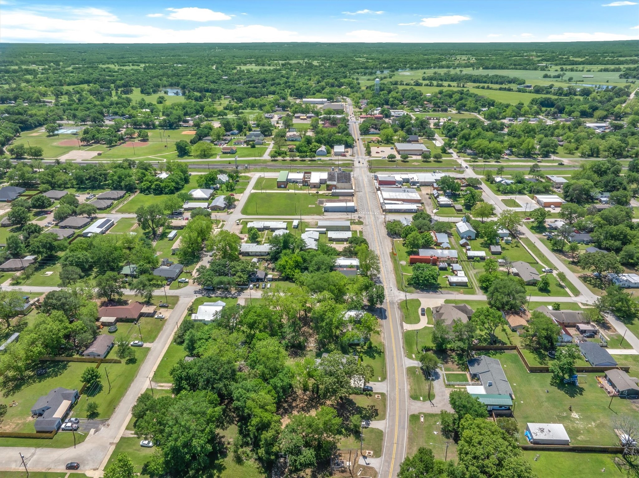 402 N Houston Street Edgewood TX 75117