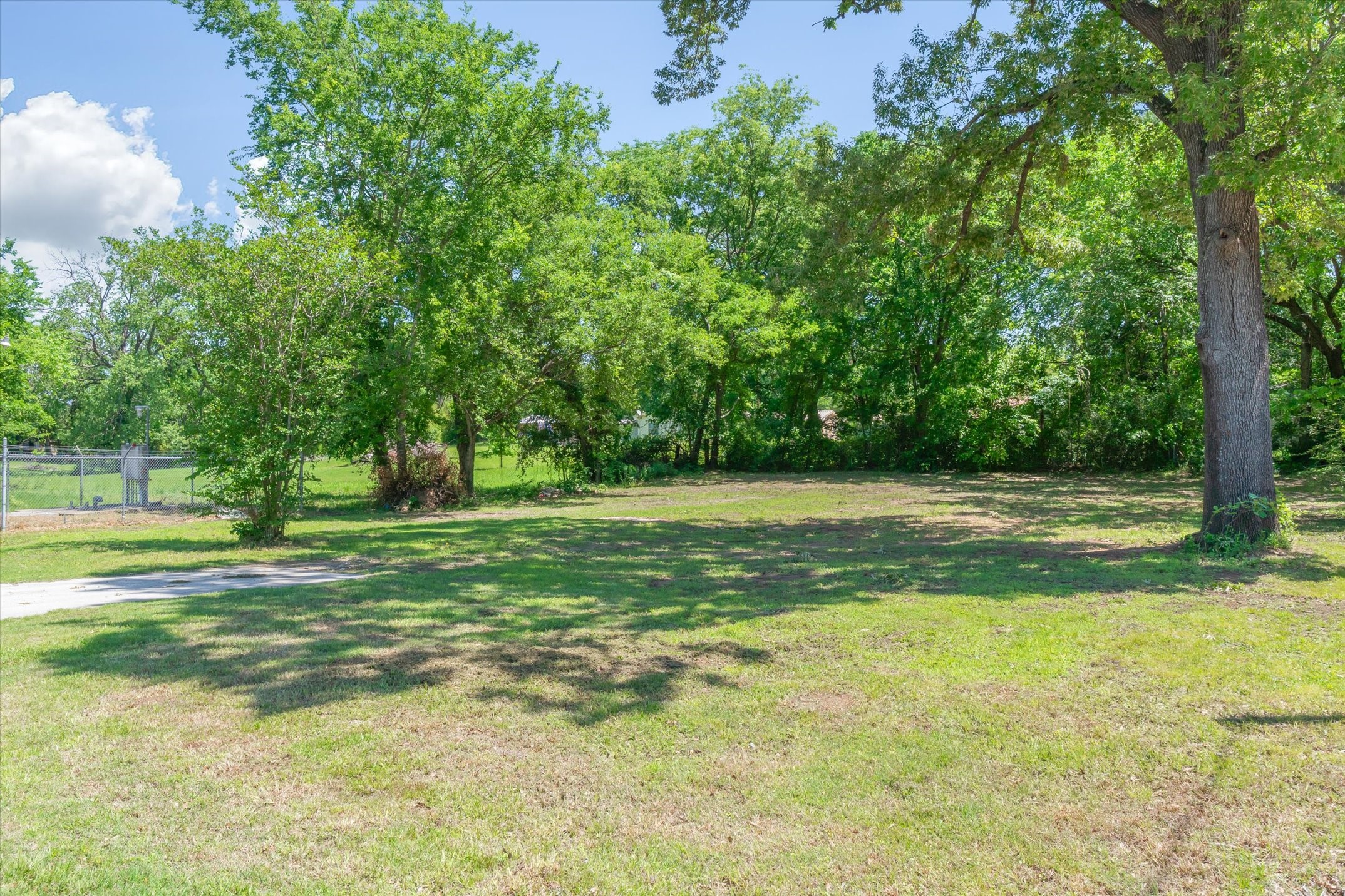 402 N Houston Street Edgewood TX 75117