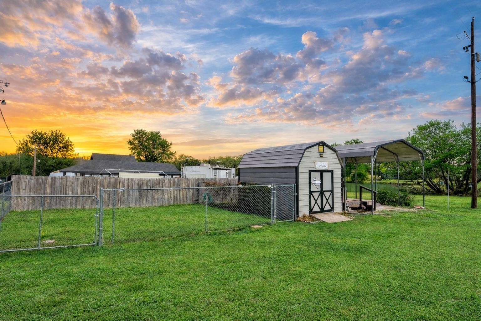 433 Holiday Village Drive Quitman TX 75783