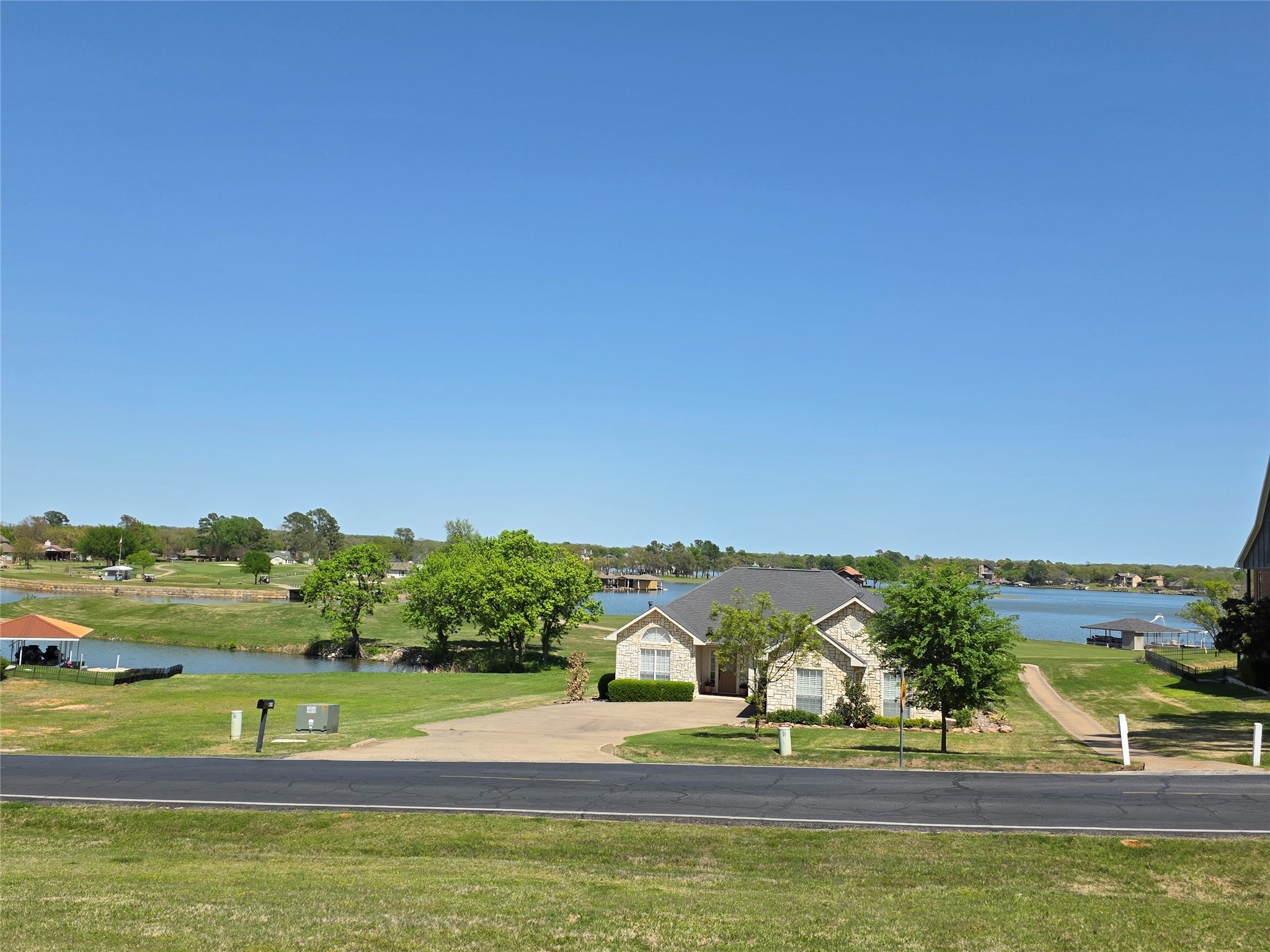418 Kiowa Drive W Lake Kiowa TX 76240