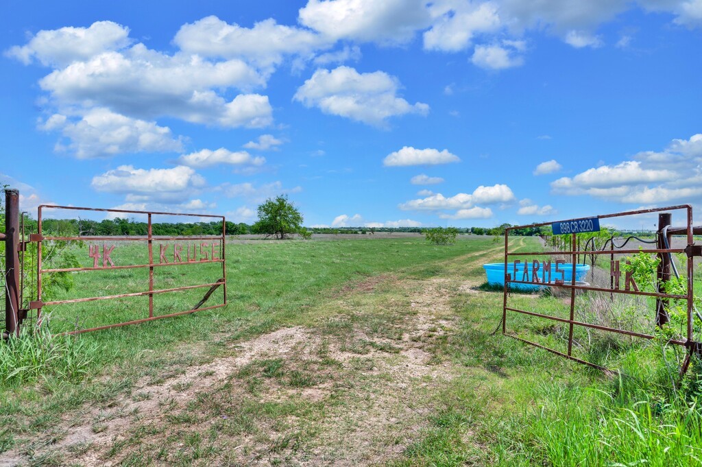 898 County Road 3220 Clifton TX 76634