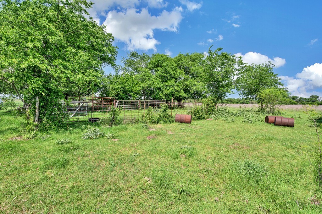 898 County Road 3220 Clifton TX 76634