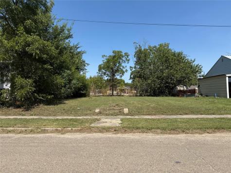 2006 Oneal Street Greenville TX 75401
