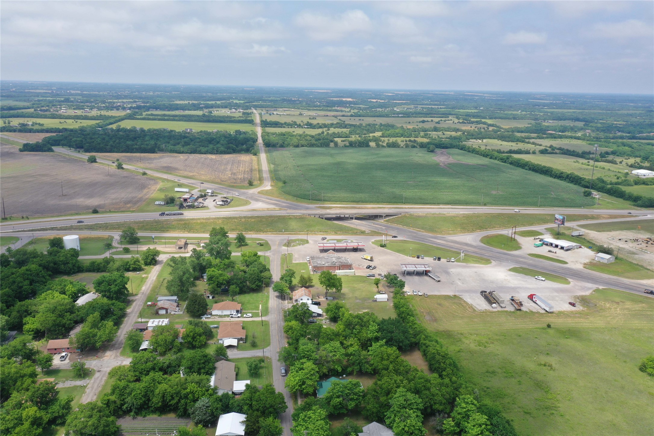 29.366 Ac South Side Highway 69 Trenton TX 75490
