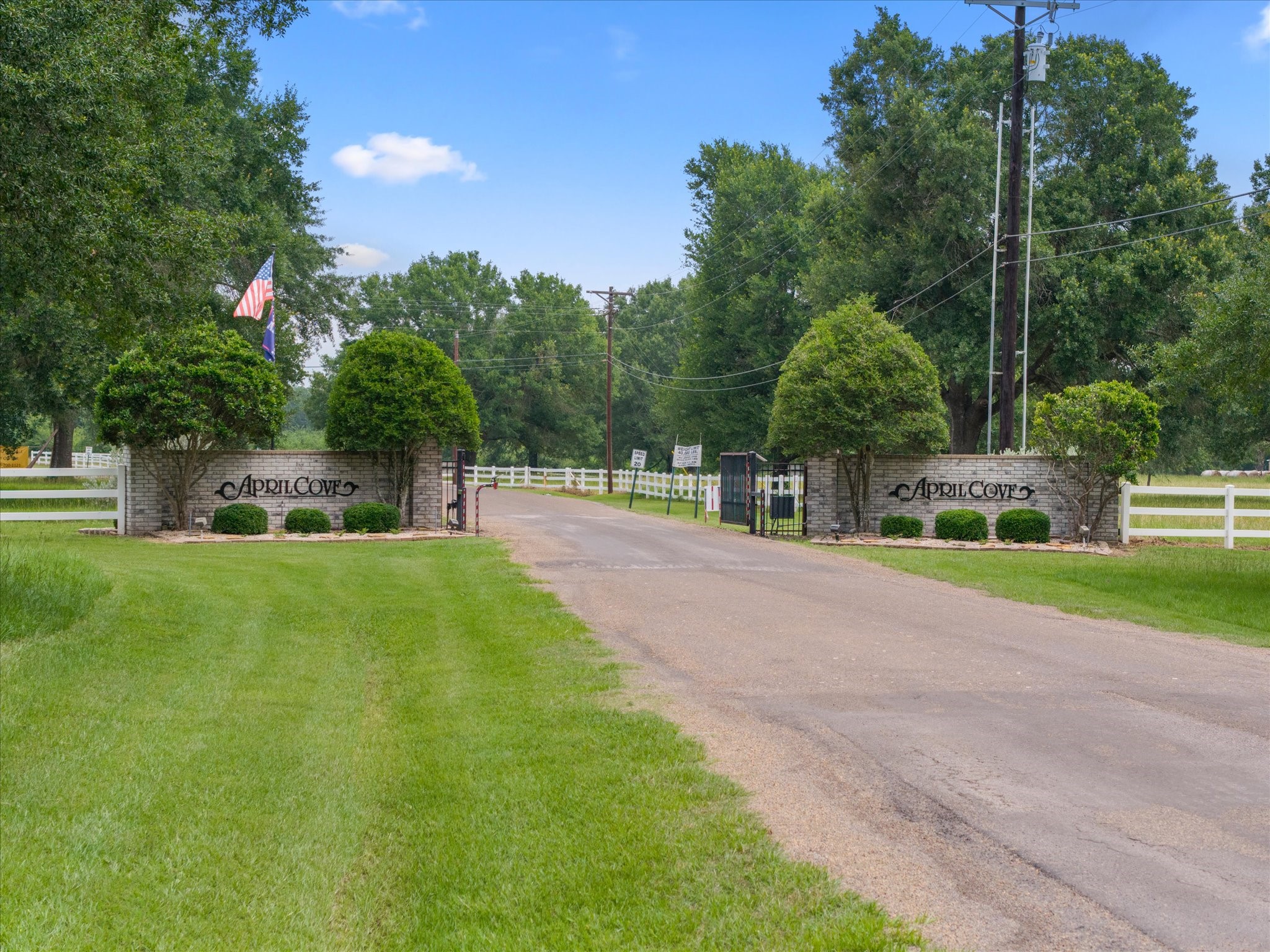 78 & 79 Tall Oaks Drive Streetman TX 75859