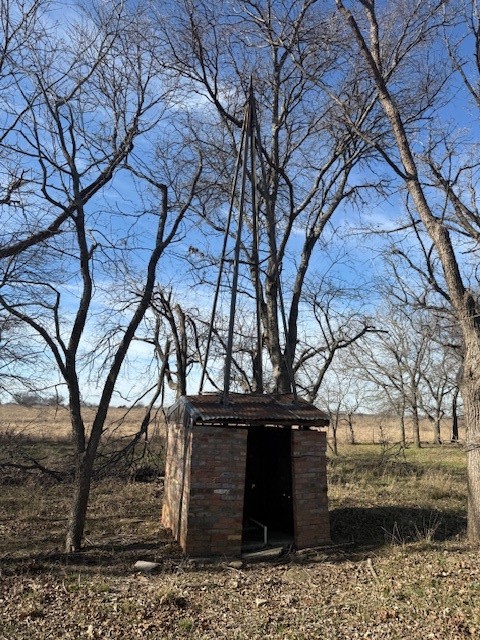 363 County Road 4403 Grandview TX 76050