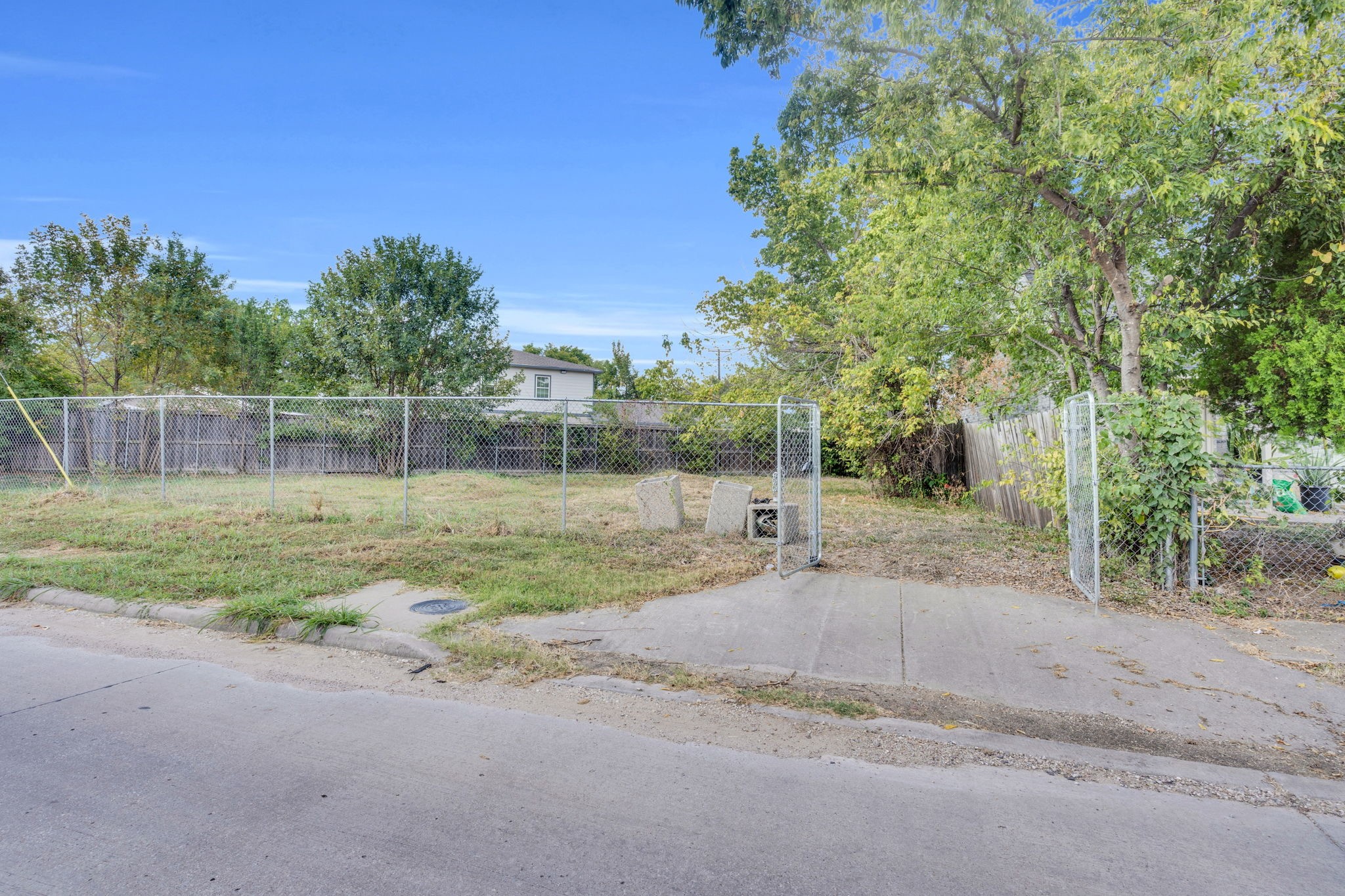 3519 Weisenberger Drive Dallas TX 75212