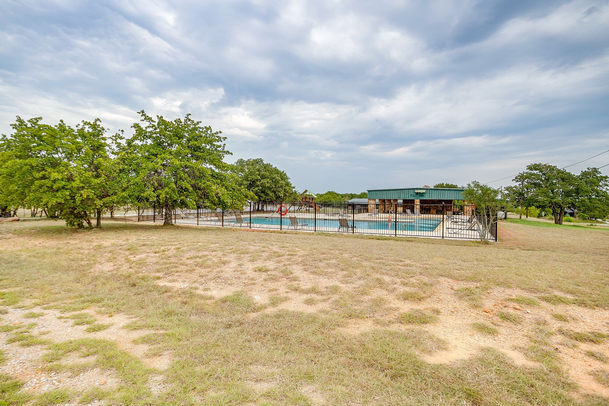 205 Pheasant Run Sunset TX 76270