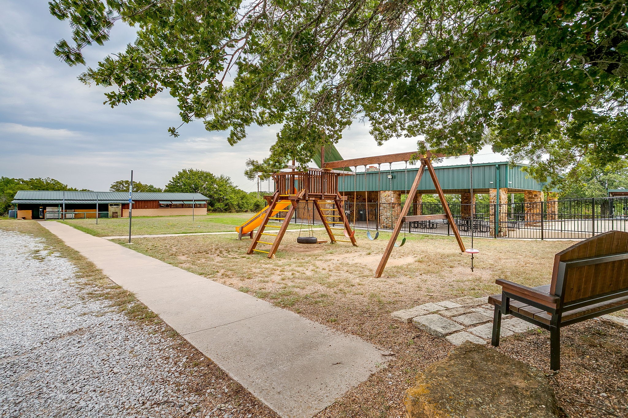 205 Pheasant Run Sunset TX 76270