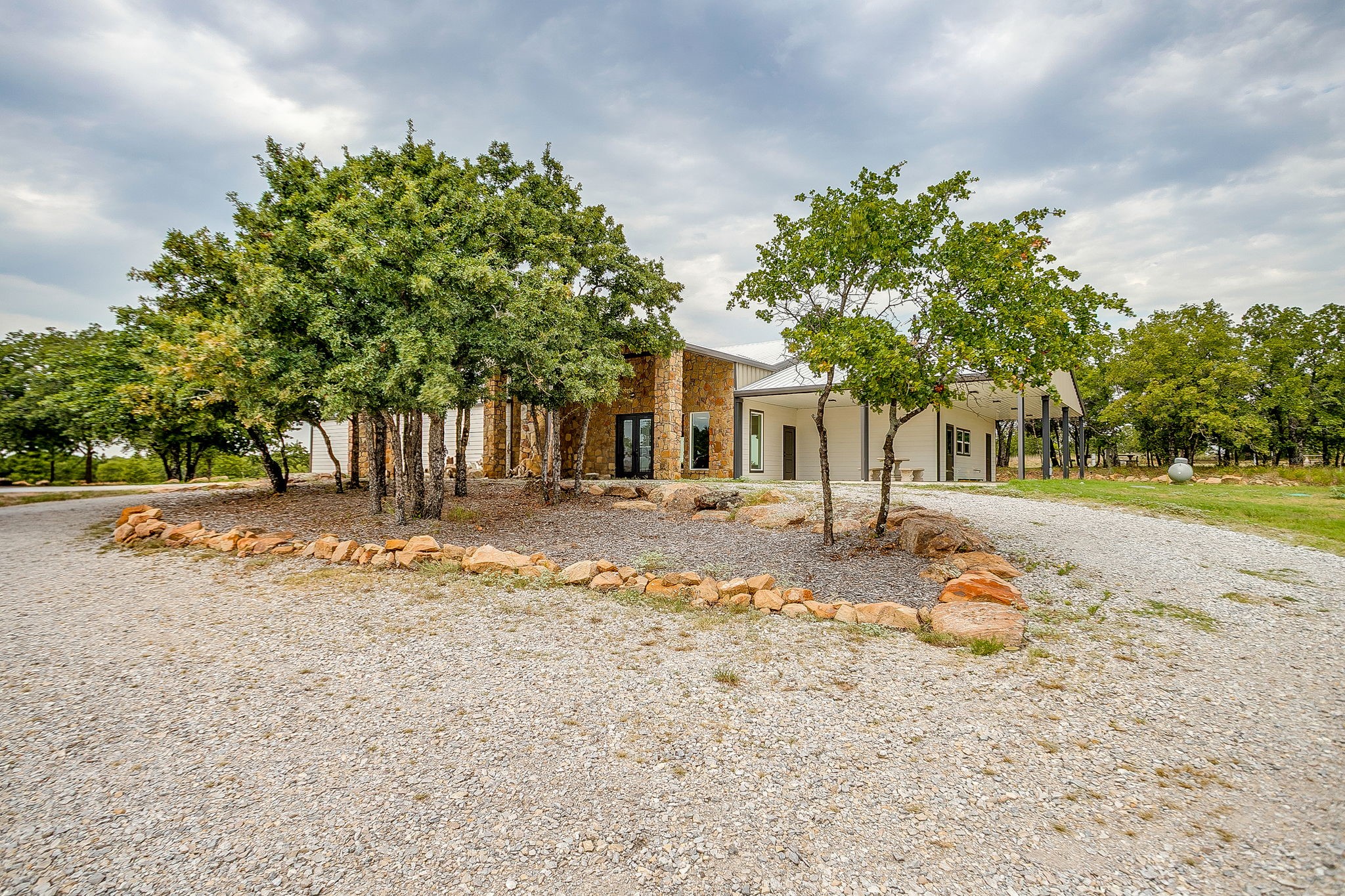 205 Pheasant Run Sunset TX 76270