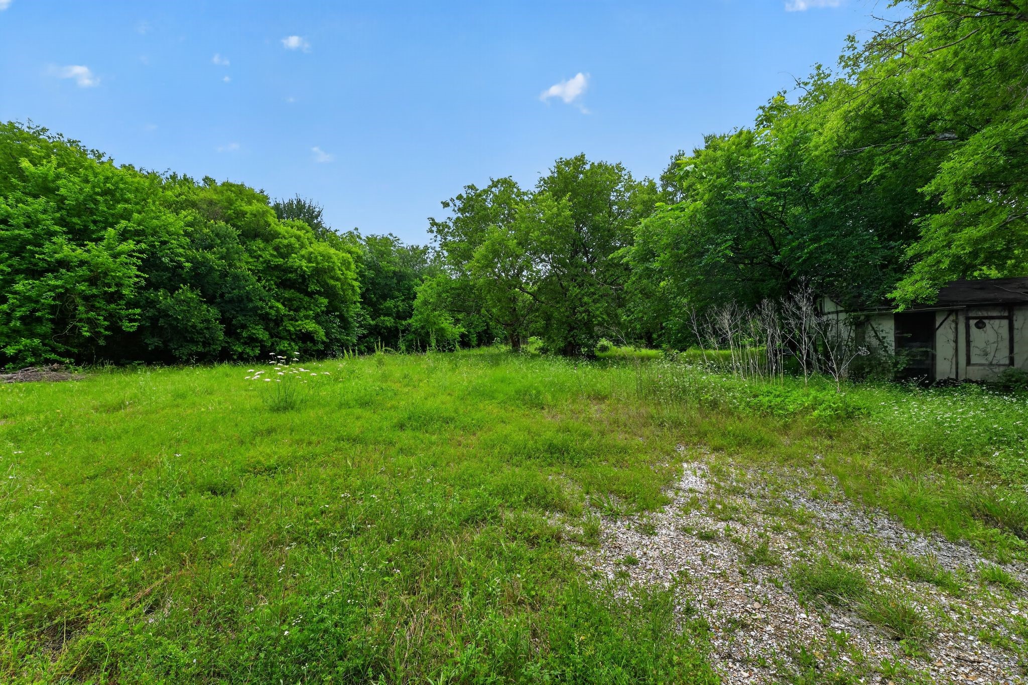 4002 Curry Road Arlington TX 76001