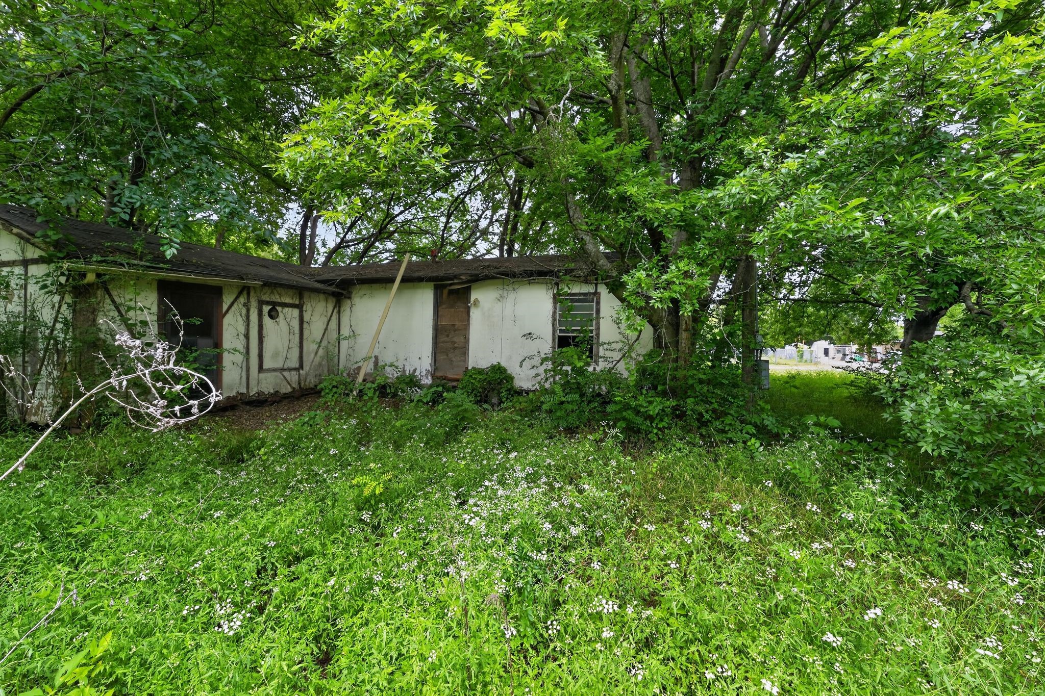 4002 Curry Road Arlington TX 76001